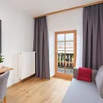 Gaestehaus Keilhof Am Kirchberg 3*