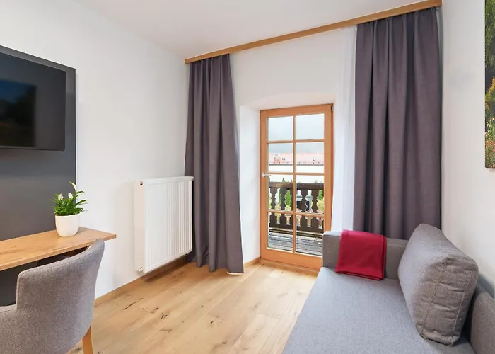 Gaestehaus Keilhof Am Kirchberg 3*
