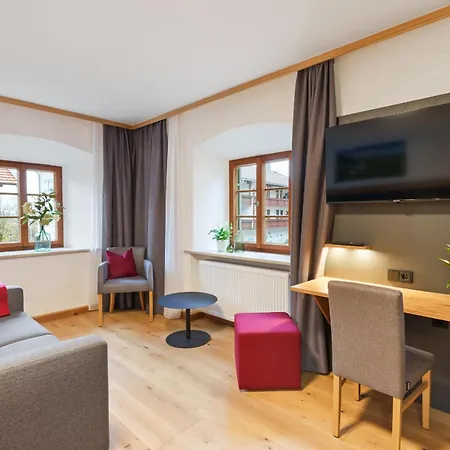 Keilhof Am Kirchberg 3*