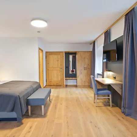 Keilhof Am Kirchberg 3*